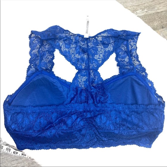 Plus Sapphire hourglass back lace bralette w. pads - Picture 4 of 8
